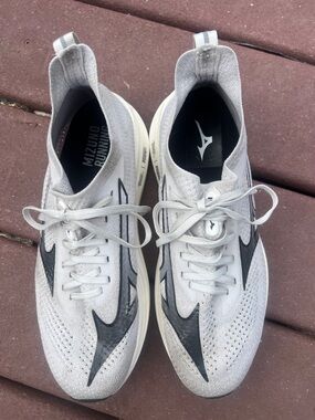 Mizuno Neo Zen Women’s 10.5 Men’s 9.5 quality running shoes